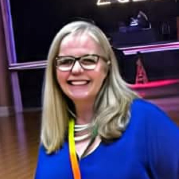 Meet your Posher, Jennifer - Picture 1 of 1